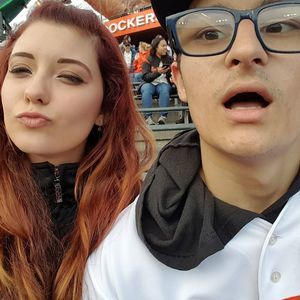 Meet your Posher, Dustin